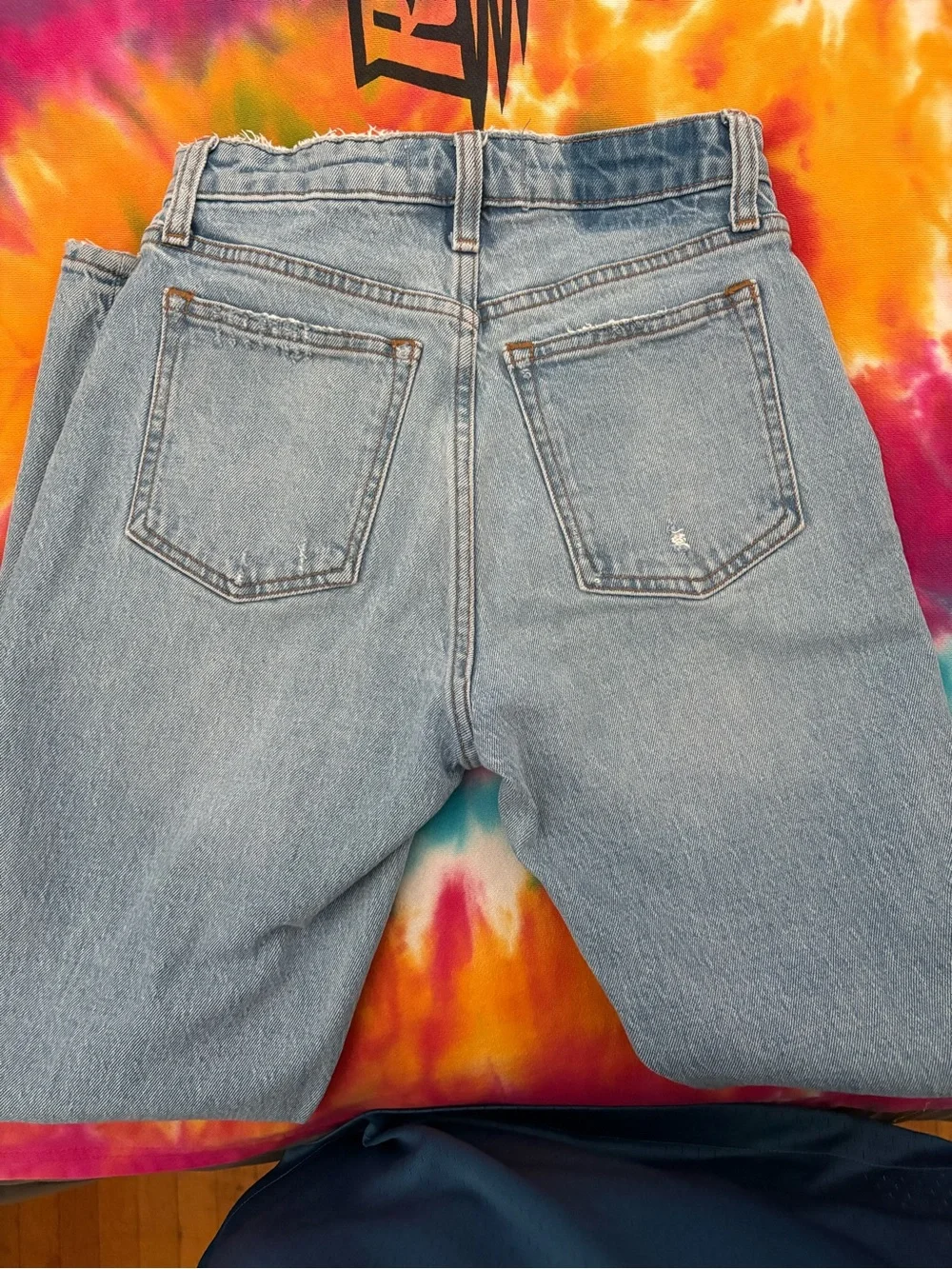 Women’s Abercrombie & fitch Light Blue Distressed Jeans mom high rise